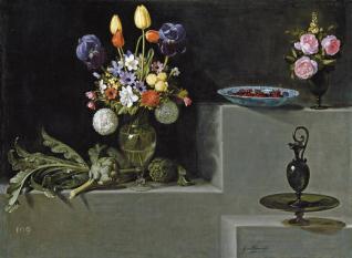 Bodegón con alcachofas, flores y recipientes de vidrio