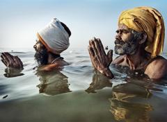 Un río para lavar el karma