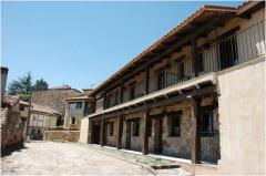 Apartamentos Turísticos Leonor de Aquitania