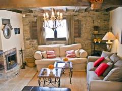 APARTAMENTOS CASAS DE VELILLA