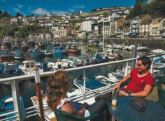Cóctel con vistas sobre Luarca