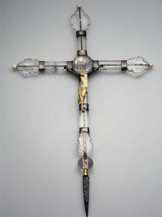 Cristo de marfil sobre una Cruz de cristal de roca