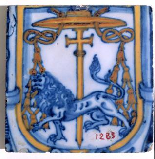 Azulejo con escudo abacial de la orden Jerónima