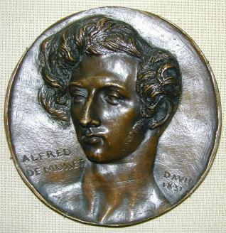 Medallón con el retrato de Alfred de Musset