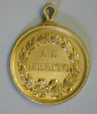 Medalla par el premio de la Academia de Derecho Español y Público
