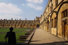 Oxford, siglos entre 'colleges' y 'pubs'