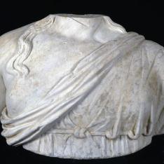 Busto femenino (sin cabeza)