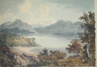 Vista de un lago entre montañas