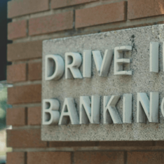 Retos del sector bancario ante esta nueva crisis (y cómo afrontarlos) Retos del sector bancario ante esta nueva crisis (y cómo afrontarlos)