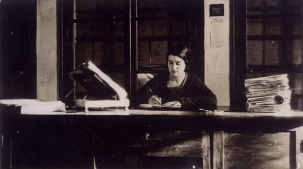 María Moliner, la mujer que escribió sola y a lápiz, un diccionario dos veces más largo que el de la RAE - Cultura Inquieta