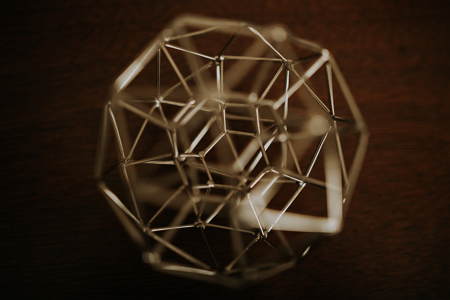 Figuras en el espacio: poliedros y no poliedros