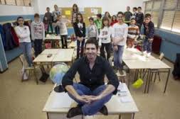 César Bona: Así da clase el candidato español al 'Nobel' de los profesores (elmundo.es)
