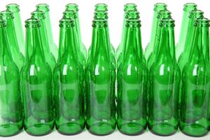 Ten Green Bottles. Poisson Rouge
