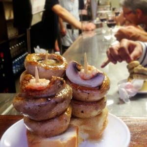 Pinchos in La Rioja: a world of food in tiny bites. Shall we go out for pinchos?