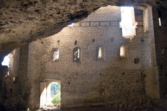 Fortificación rupestre de Castañares de las Cuevas