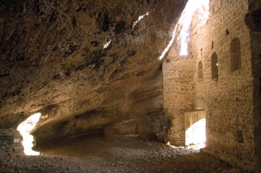 Fortificación rupestre de Castañares de las Cuevas