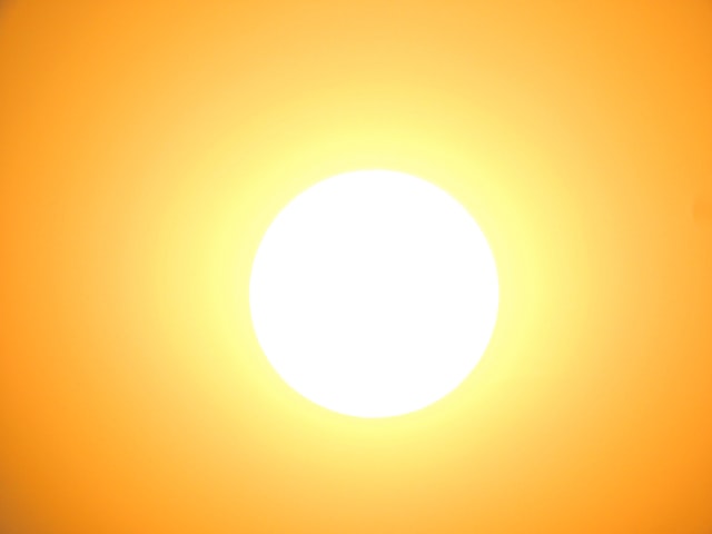 Sol Imagen del Sol brillando en el cielo
