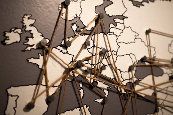 Mapa de Europa con conexiones entre ciudades