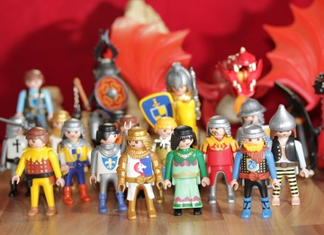 figuras de Playmobil que representan personajes históricos