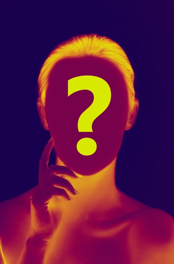 Cara de mujer con interrogación